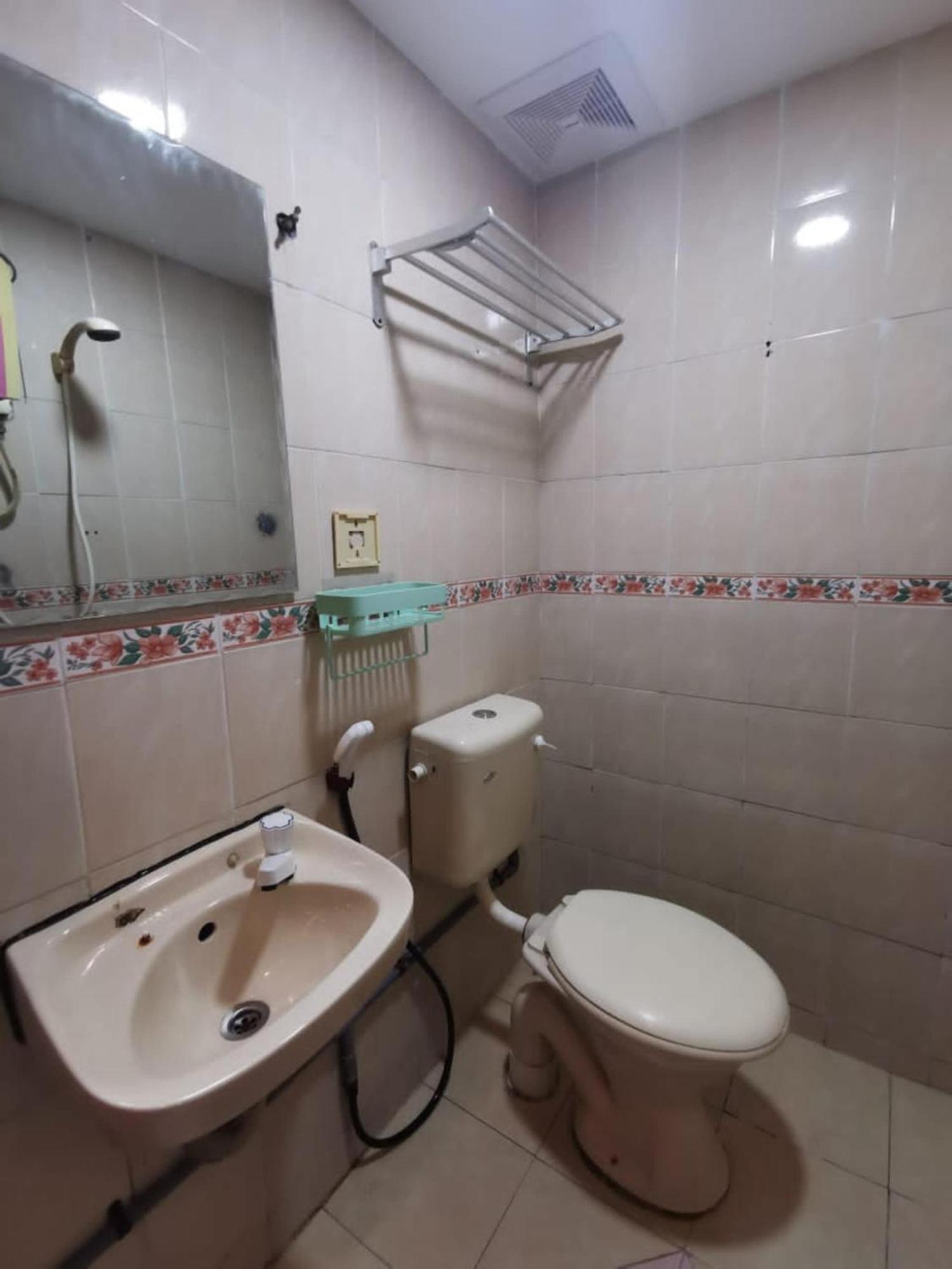Super Oyo 90086 My Seven Days Inn Johor Bahru Eksteriør bilde